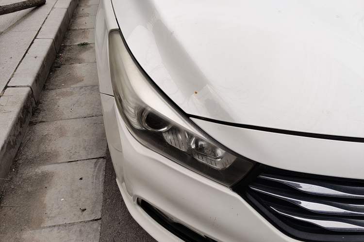 Used GAC Trumpchi GA3S Vision 2014 1.6L Automatic Luxury ESP Version Right Front Headlight