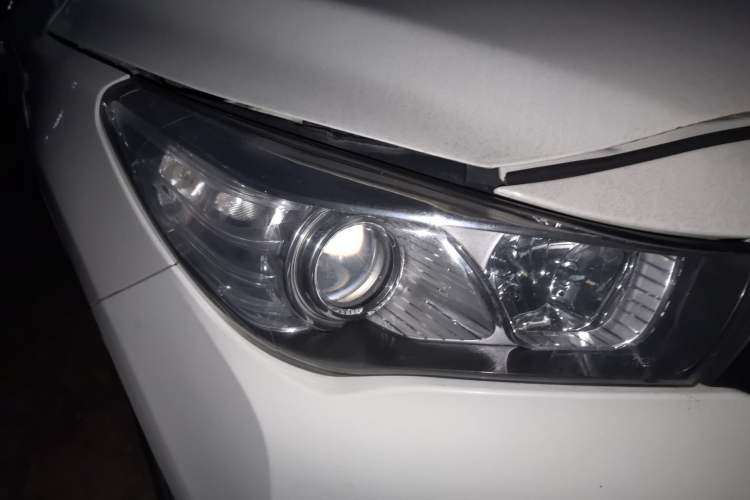 Used GAC Trumpchi GA3S Vision 2014 1.6L Manual Elite Edition Right Front Headlight