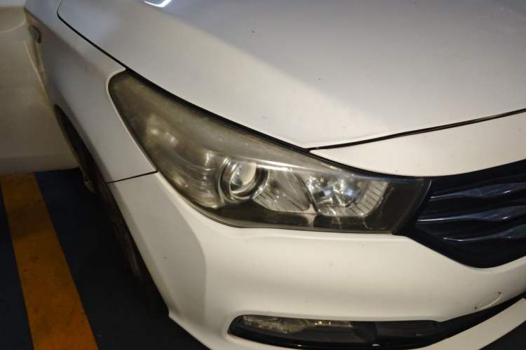 Used GAC Trumpchi GA3S Vision 2014 1.6L Automatic Elite ESP Version Right Front Headlight