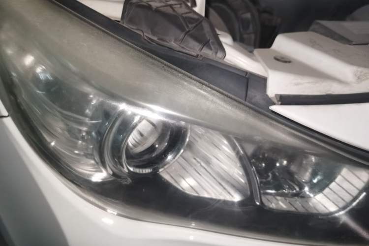 Used GAC Trumpchi GA3S Vision 2014 1.6L Automatic Elite ESP Version Right Front Headlight