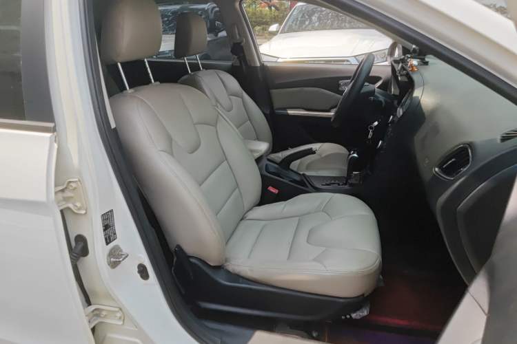 Used GAC Trumpchi GA3S Vision 2014 1.6L Automatic Luxury ESP Version Right Front Seat