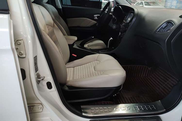 Used GAC Trumpchi GA3S Vision 2014 1.6L Automatic Elite ESP Version Right Front Seat