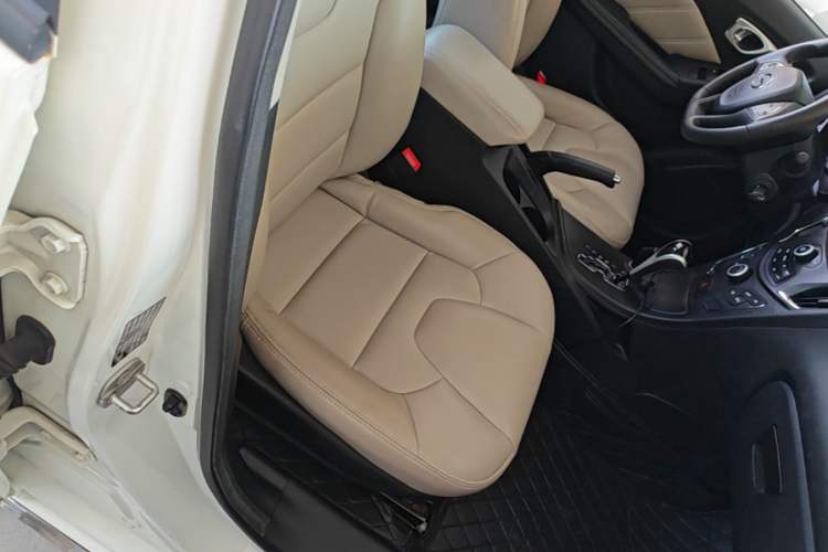 Used GAC Trumpchi GA3S Vision 2014 1.6L Automatic Luxury ESP Version Right Front Seat