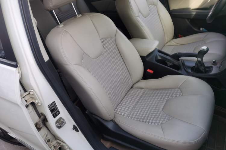 Used GAC Trumpchi GA3S Vision 2014 1.6L Manual Elite Edition Right Front Seat