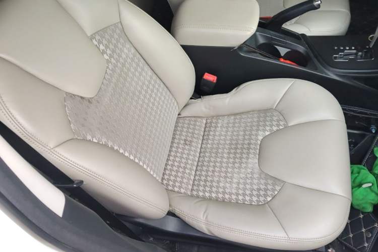 Used GAC Trumpchi GA3S Vision 2014 1.6L Automatic Elite ESP Version Right Front Seat