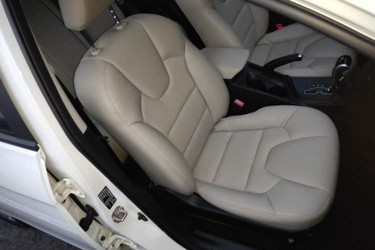 Used GAC Trumpchi GA3S Vision 2014 1.6L Automatic Luxury ESP Version Right Front Seat