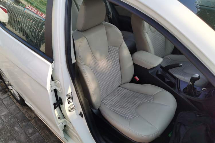 Used GAC Trumpchi GA3S Vision 2014 1.6L Manual Luxury ESP Version Right Front Seat