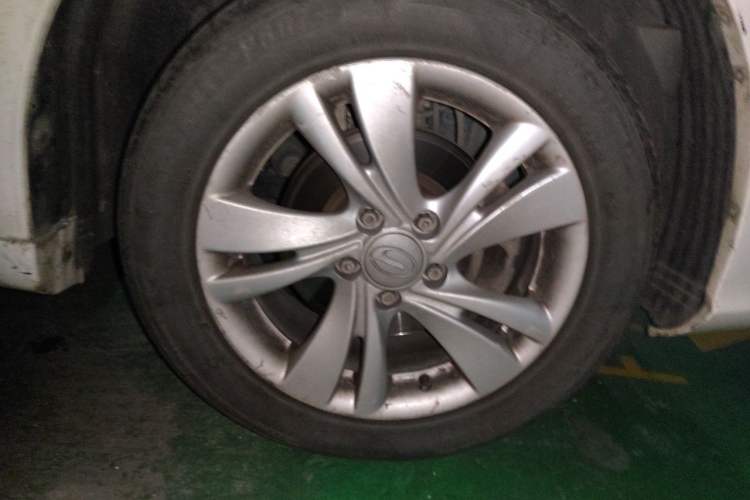 Used GAC Trumpchi GA3S Vision 2014 1.6L Manual Luxury ESP Version Right Front Wheel Hub
