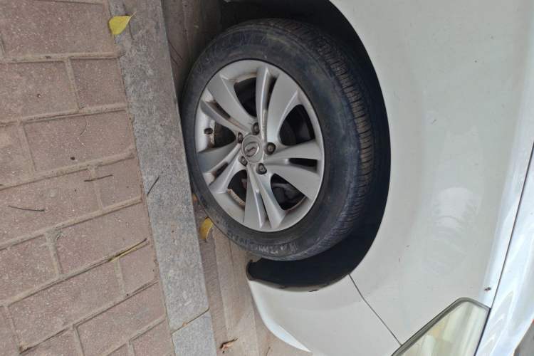 Used GAC Trumpchi GA3S Vision 2014 1.6L Automatic Luxury ESP Version Right Front Wheel Hub