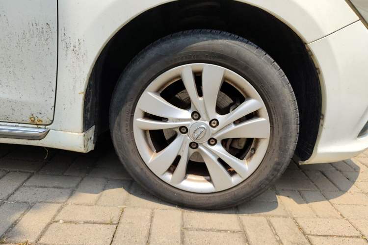 Used GAC Trumpchi GA3S Vision 2014 1.6L Manual Luxury ESP Version Right Front Wheel Hub