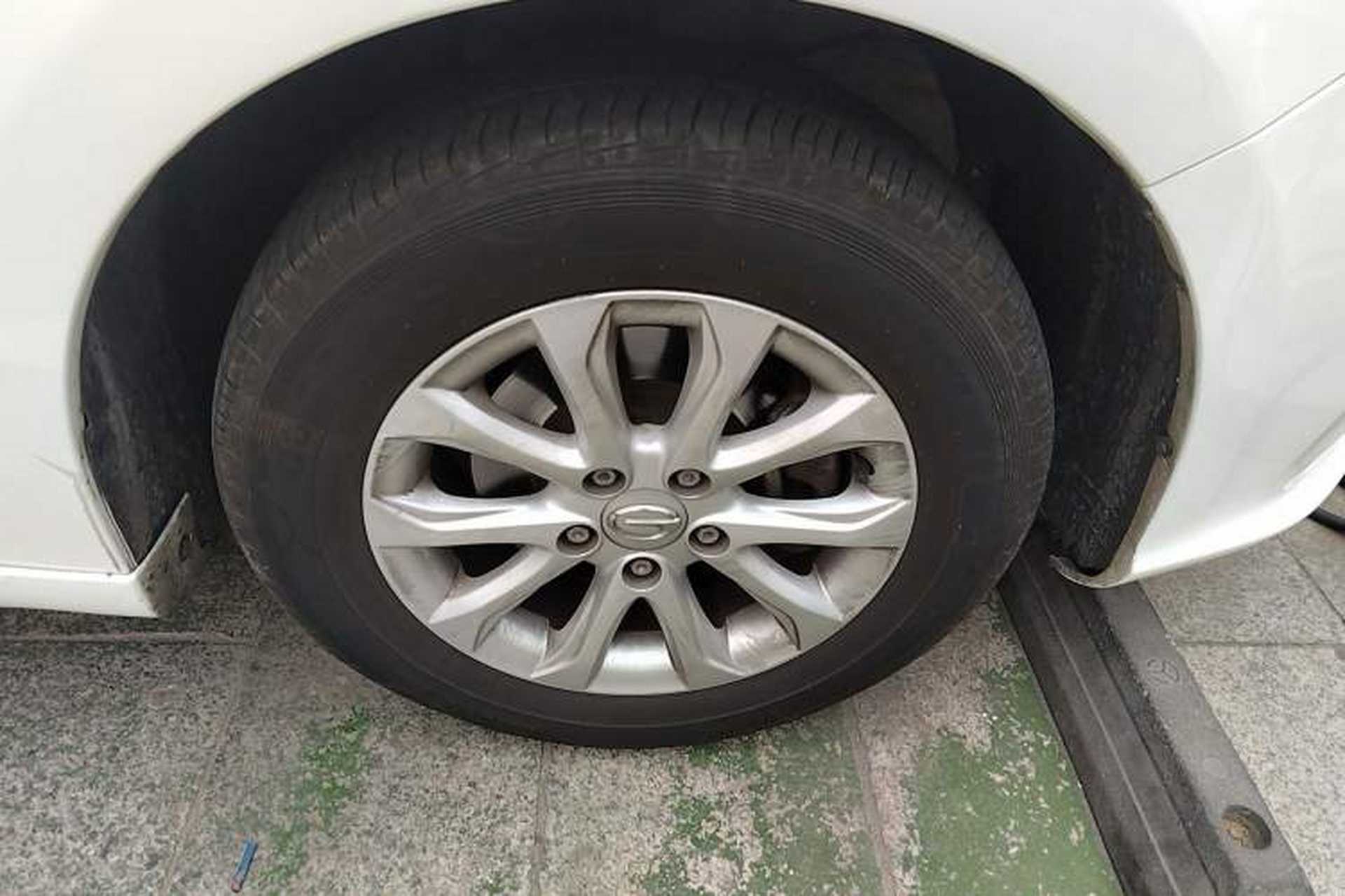 Used GAC Trumpchi GA3S Vision 2014 1.6L Automatic Elite ESP Version Right Front Wheel Hub