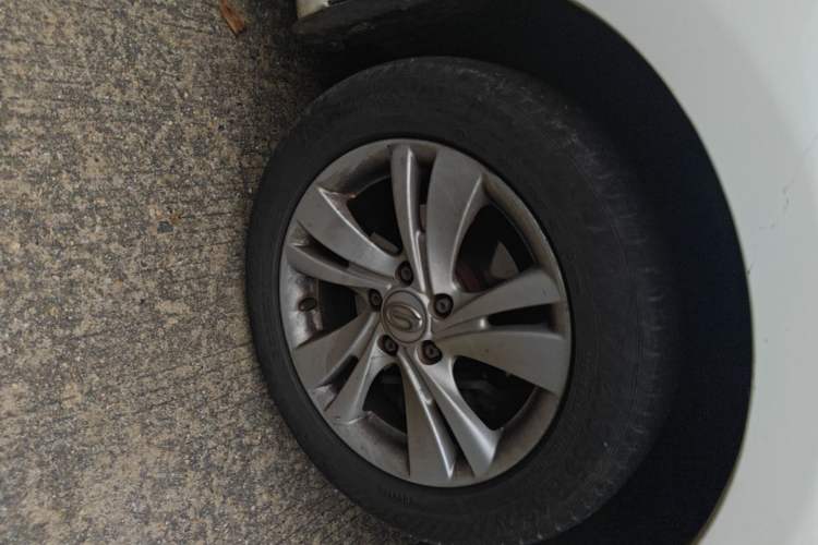 Used GAC Trumpchi GA3S Vision 2014 1.6L Automatic Luxury ESP Version Right Front Wheel Hub