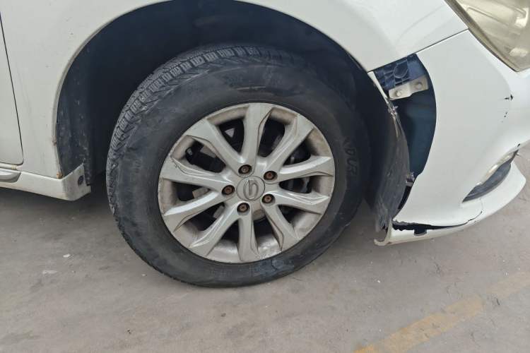 Used GAC Trumpchi GA3S Vision 2014 1.6L Manual Elite Edition Right Front Wheel Hub