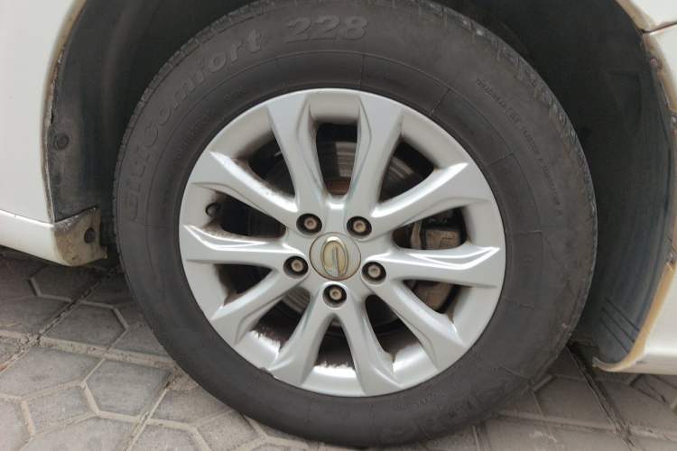Used GAC Trumpchi GA3S Vision 2014 1.6L Manual Elite Edition Right Front Wheel Hub