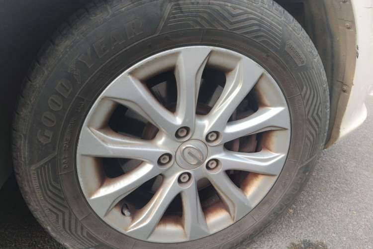 Used GAC Trumpchi GA3S Vision 2014 1.6L Manual Elite Edition Right Front Wheel Hub