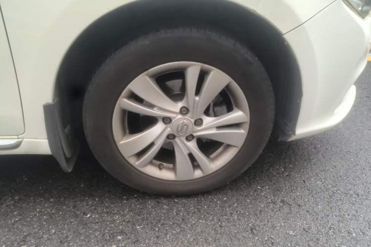 Used GAC Trumpchi GA3S Vision 2014 1.6L Automatic Luxury ESP Version Right Front Wheel Hub