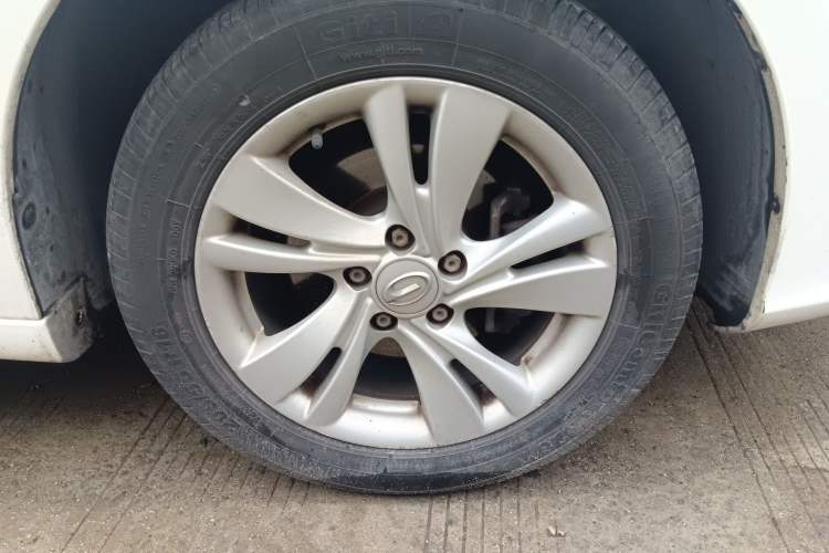 Used GAC Trumpchi GA3S Vision 2014 1.6L Automatic Luxury ESP Version Right Front Wheel Hub