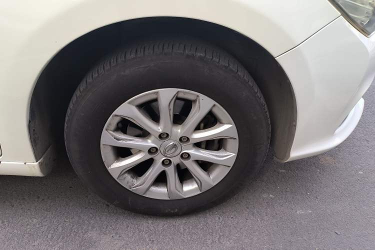 Used GAC Trumpchi GA3S Vision 2014 1.6L Manual Elite Edition Right Front Wheel Hub