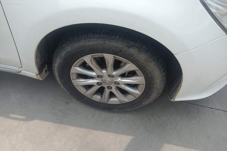 Used GAC Trumpchi GA3S Vision 2014 1.6L Manual Elite Edition Right Front Wheel Hub