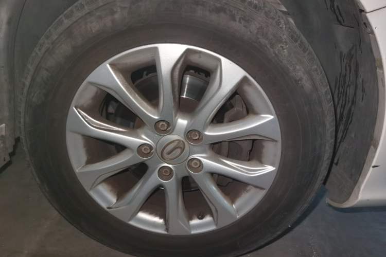 Used GAC Trumpchi GA3S Vision 2014 1.6L Automatic Elite ESP Version Right Front Wheel Hub