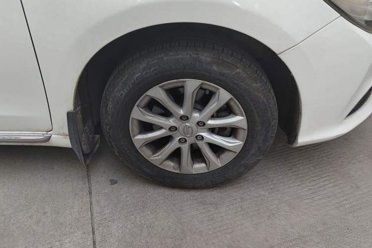 Used GAC Trumpchi GA3S Vision 2014 1.6L Automatic Elite ESP Version Right Front Wheel Hub