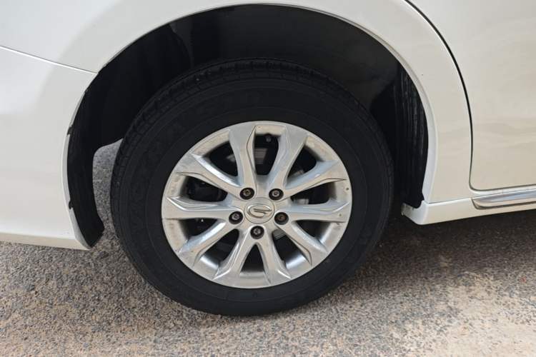 Used GAC Trumpchi GA3S Vision 2014 1.6L Manual Elite Edition Right Rear Wheel Hub