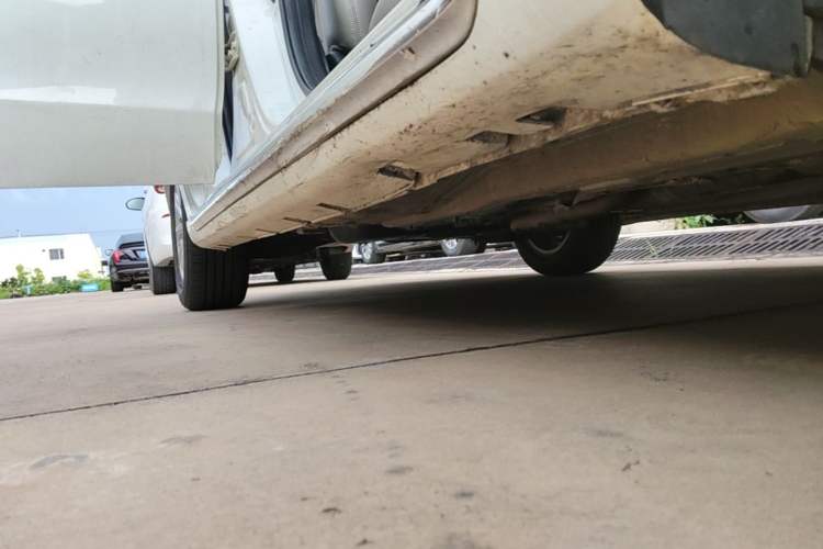 Used GAC Trumpchi GA3S Vision 2014 1.6L Automatic Elite ESP Version Right Side Sill
