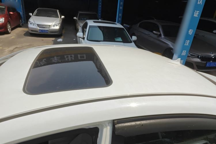 Used GAC Trumpchi GA3S Vision 2014 1.6L Automatic Luxury ESP Version Roof