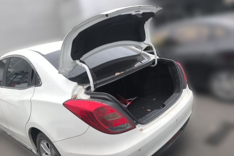 Used GAC Trumpchi GA3S Vision 2014 1.6L Automatic Luxury ESP Version Trunk
