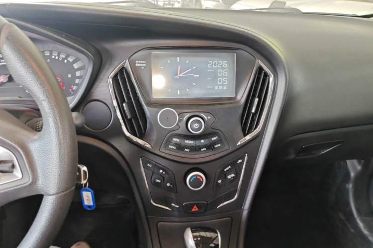 Used GAC Trumpchi GA3S Vision 2014 1.6L Automatic Luxury ESP Version Audio And AC Panel