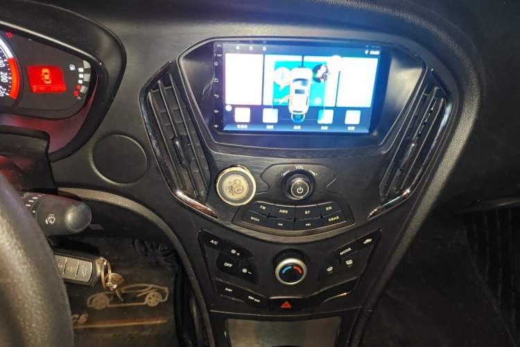 Used GAC Trumpchi GA3S Vision 2014 1.6L Automatic Elite ESP Version Audio And AC Panel