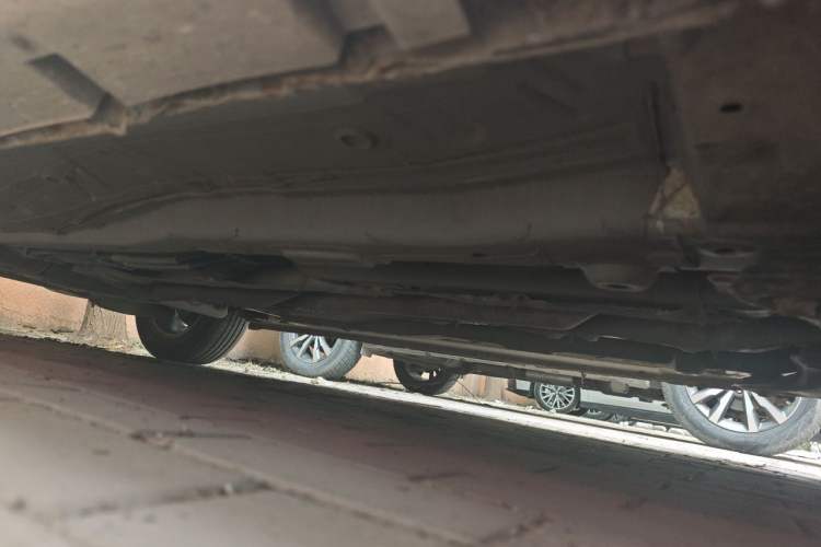 Used GAC Trumpchi GA3S Vision 2014 1.6L Manual Elite Edition Chassis Front Right