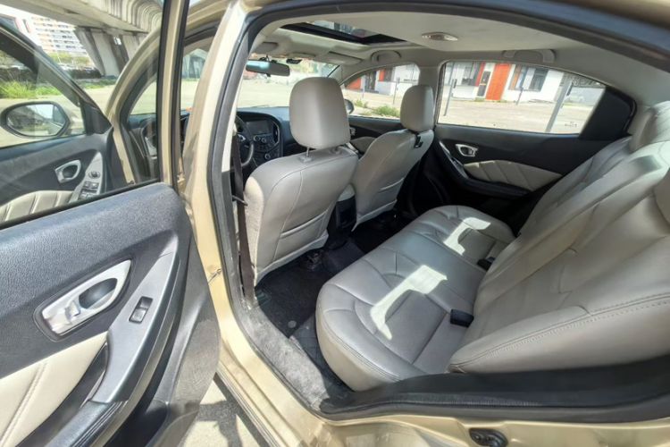 Used GAC Trumpchi GA3S Vision 2014 1.6L Automatic Luxury ESP Version Interior 1