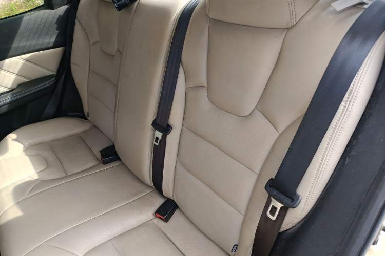 Used GAC Trumpchi GA3S Vision 2014 1.6L Automatic Luxury ESP Version Left Rear Seat