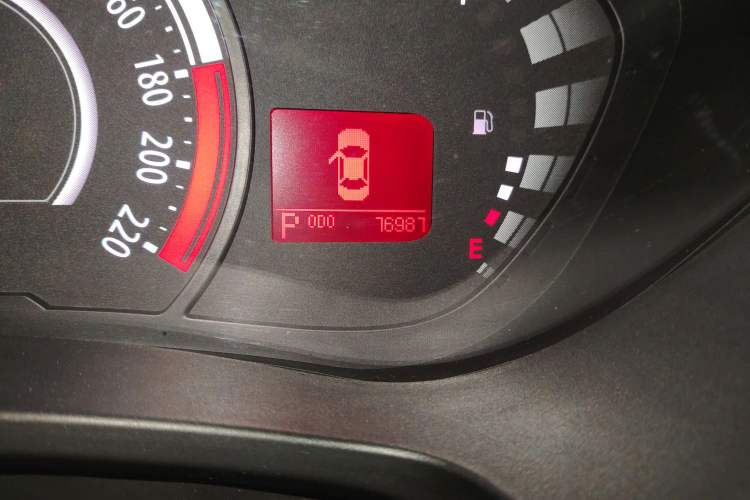 Used GAC Trumpchi GA3S Vision 2014 1.6L Automatic Luxury ESP Version Odometer Close Up