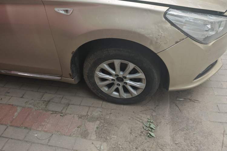 Used GAC Trumpchi GA3S Vision 2014 1.6L Manual Elite Edition Right Front Wheel Hub