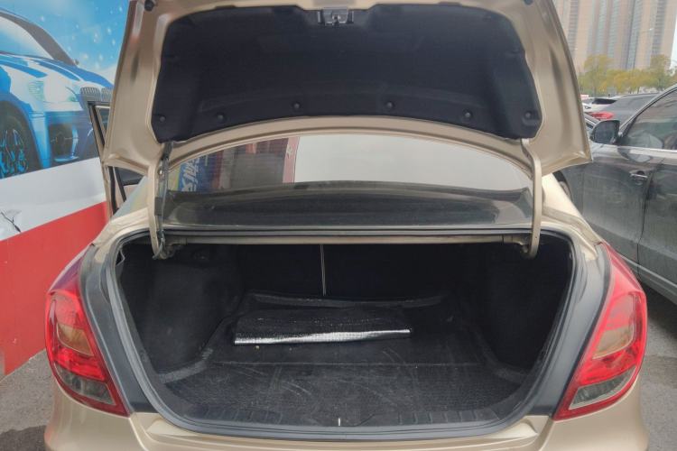 Used GAC Trumpchi GA3S Vision 2014 1.6L Automatic Luxury ESP Version Trunk