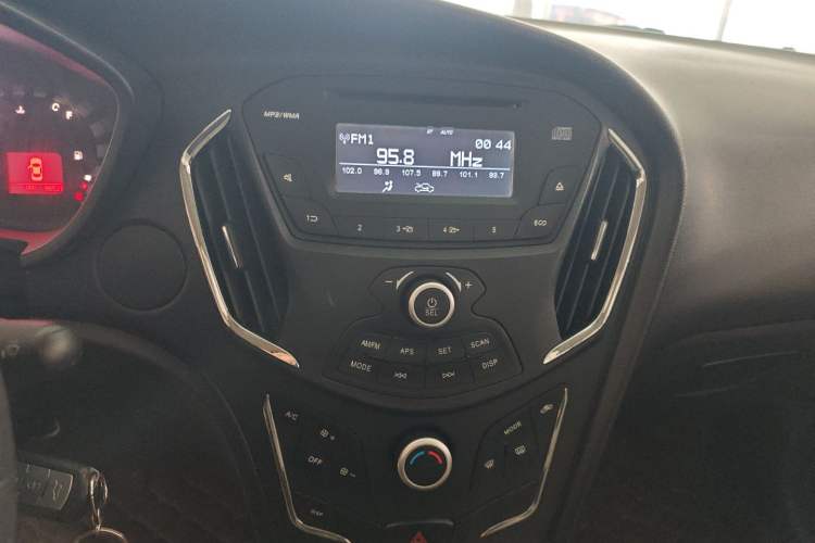 Used GAC Trumpchi GA3S Vision 2016 200T Manual Elite Edition Audio And AC Panel