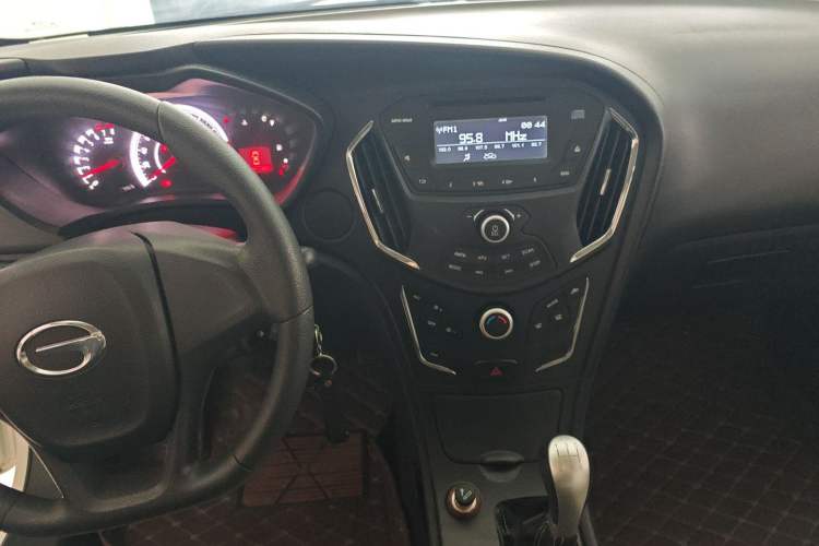 Used GAC Trumpchi GA3S Vision 2016 200T Manual Elite Edition Center Console