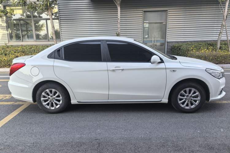 Used GAC Trumpchi GA3S Vision 2016 200T Manual Elite Edition Exterior 6