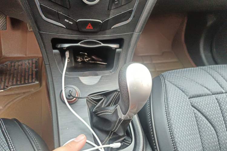 Used GAC Trumpchi GA3S Vision 2016 200T Manual Luxury ESP Edition Gear Lever