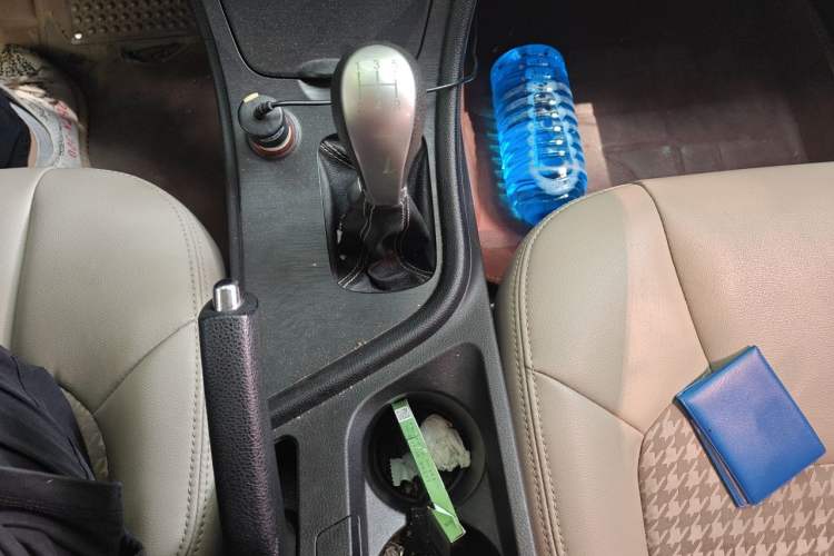 Used GAC Trumpchi GA3S Vision 2016 200T Manual Elite Edition Gear Lever