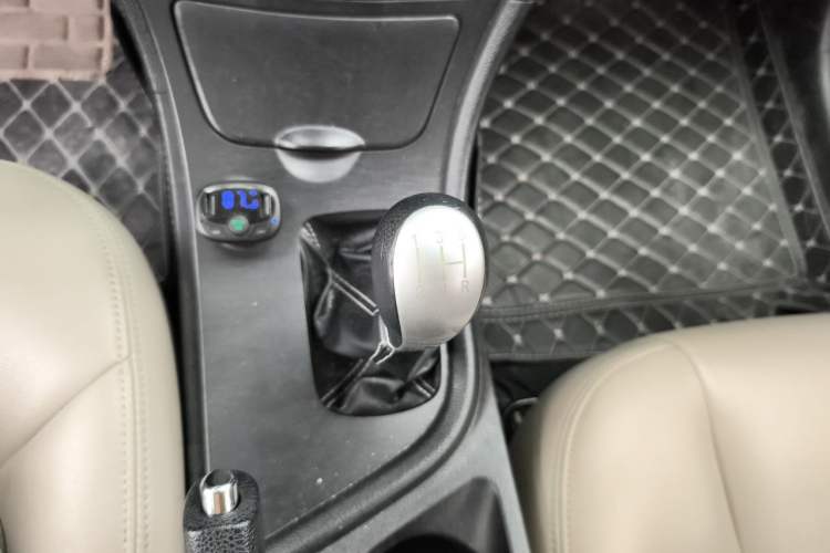 Used GAC Trumpchi GA3S Vision 2016 200T Manual Elite Edition Gear Lever
