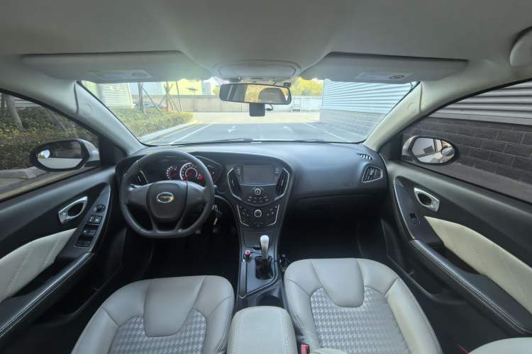 Used GAC Trumpchi GA3S Vision 2016 200T Manual Elite Edition Interior 1