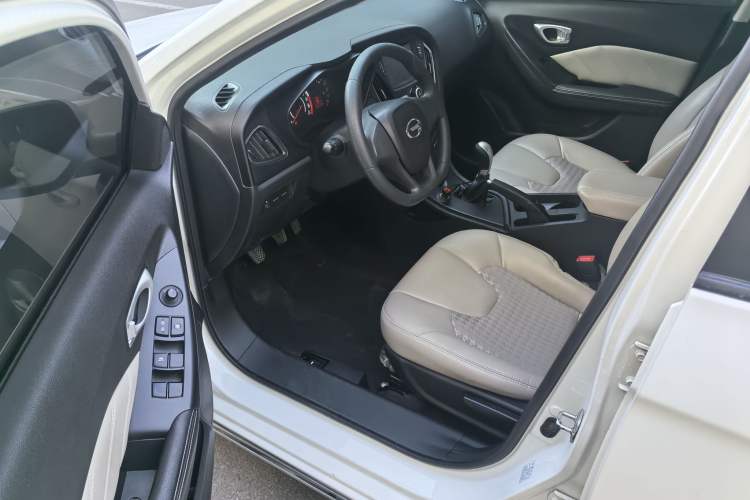 Used GAC Trumpchi GA3S Vision 2016 200T Manual Elite Edition Interior 2