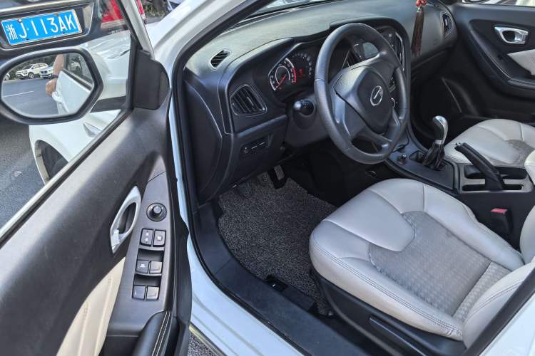 Used GAC Trumpchi GA3S Vision 2016 200T Manual Elite Edition Interior 5