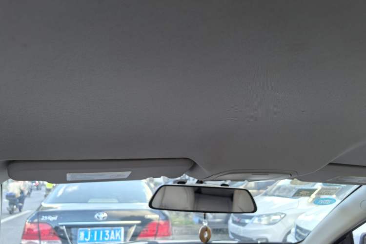 Used GAC Trumpchi GA3S Vision 2016 200T Manual Elite Edition Interior 7