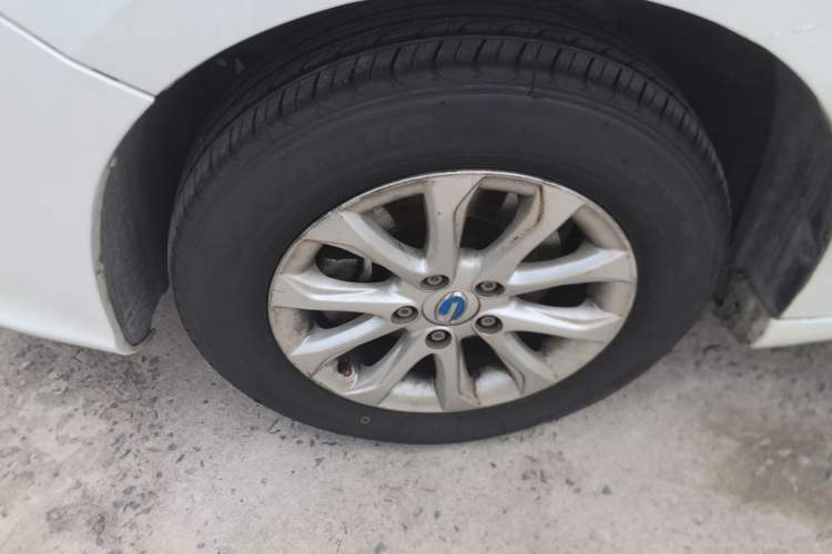 Used GAC Trumpchi GA3S Vision 2016 200T Manual Elite Edition Left Front Wheel Hub