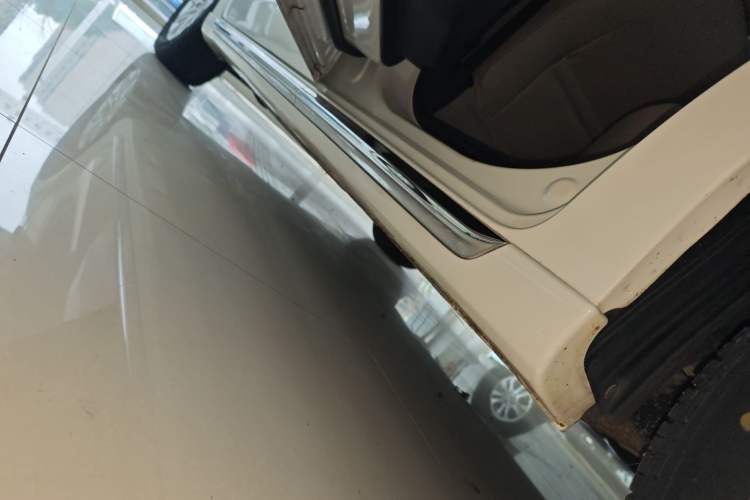 Used GAC Trumpchi GA3S Vision 2016 200T Manual Elite Edition Left Side Sill