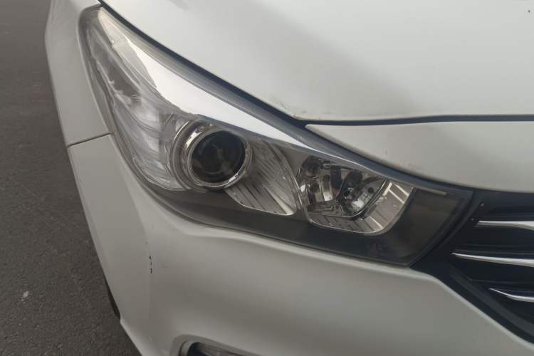 Used GAC Trumpchi GA3S Vision 2016 200T Manual Luxury ESP Edition Right Front Headlight